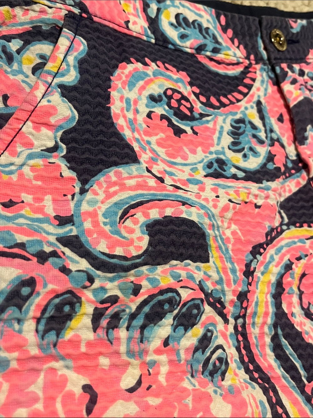 💙💕Lilly Pulitzer Navy Blue and Hot Pink Paisley Scalloped Hem Shorts , size 2 - Picture 4 of 4